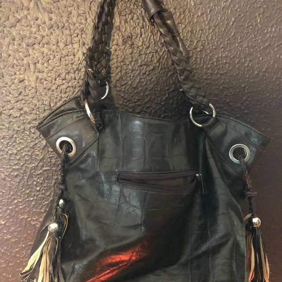 To many purses - Picture 3 of 8